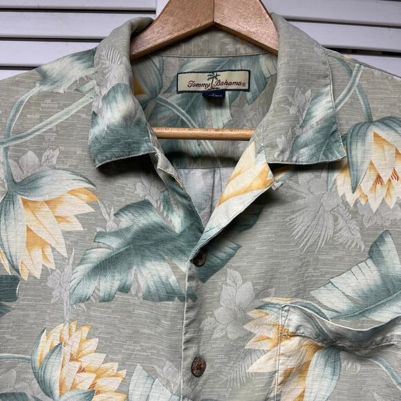 Tommy Bahama Men’s Silk Tropical Floral Button Up Short Sleeve Shirt Size Large - Picture 2 of 6